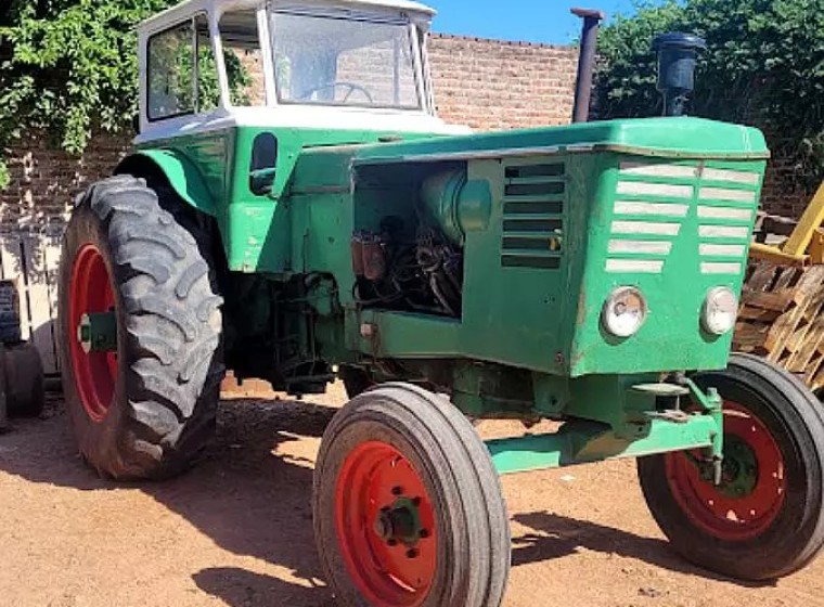 Tractor Deutz A85, año 1