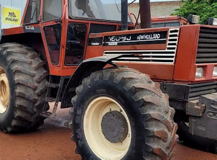 Tractor Fiat New Holland 160-90, año 1