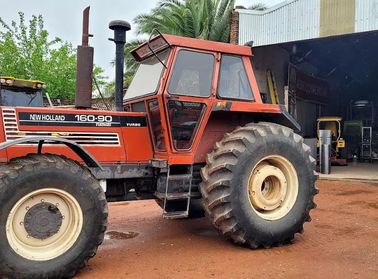 Tractor Fiat New Holland 160-90, año 1