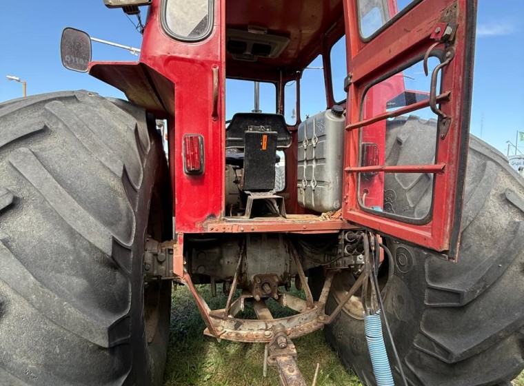 Tractor Massey Ferguson 1095, año 1