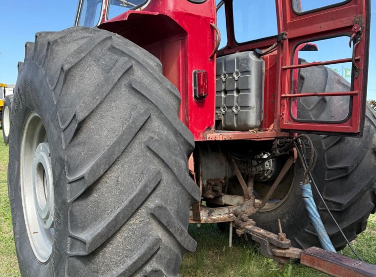 Tractor Massey Ferguson 1095, año 1