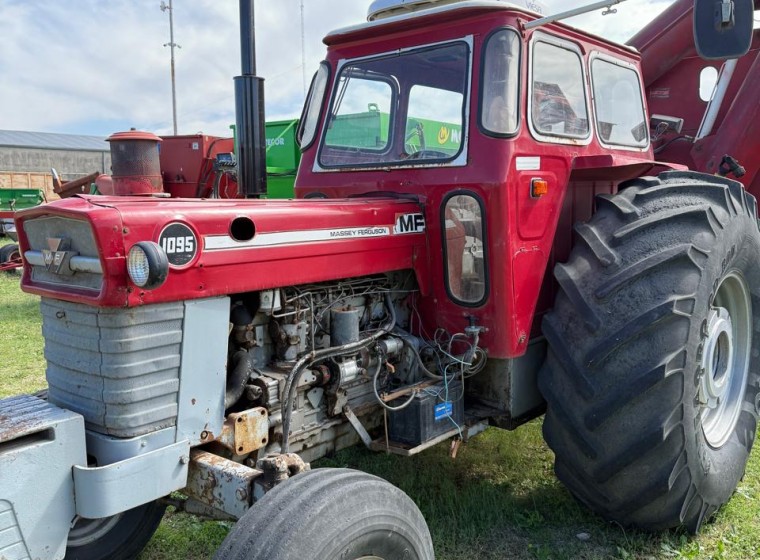 Tractor Massey Ferguson 1095, año 1