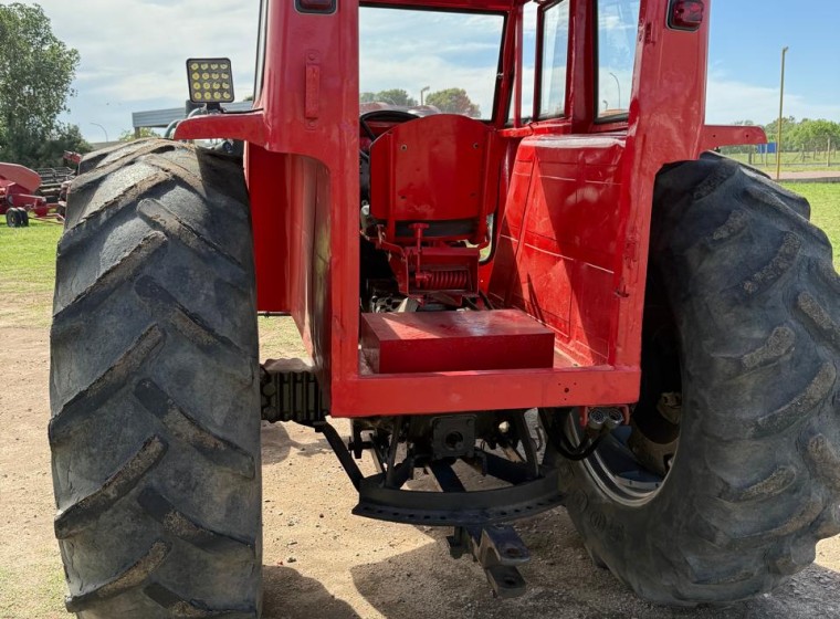 Tractor Massey Ferguson 1078, año 1