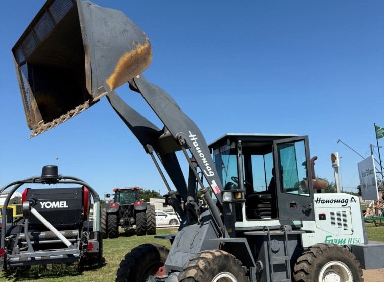 Maquinaria vial Hanomag Farm H150, año 2018