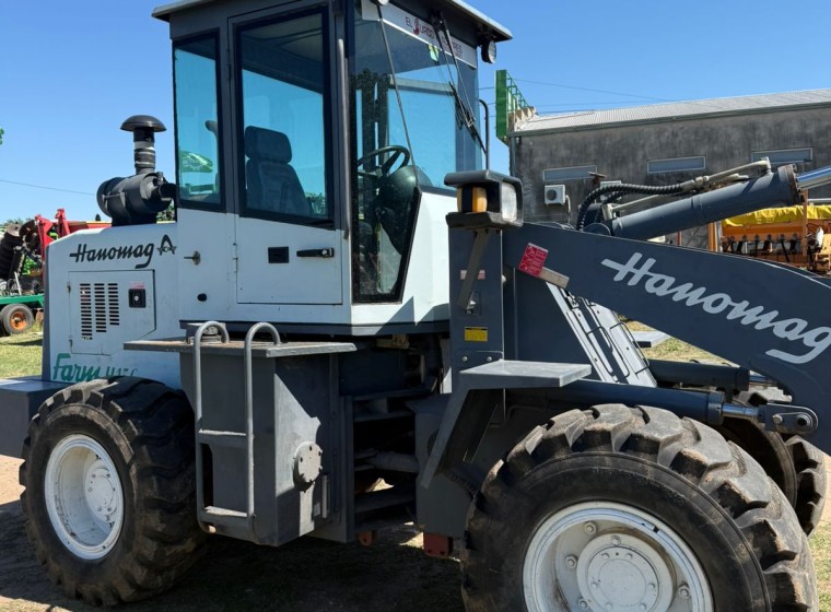 Maquinaria vial Hanomag Farm H150, año 2018