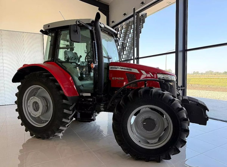 Tractor Massey Ferguson 6712R, año 0