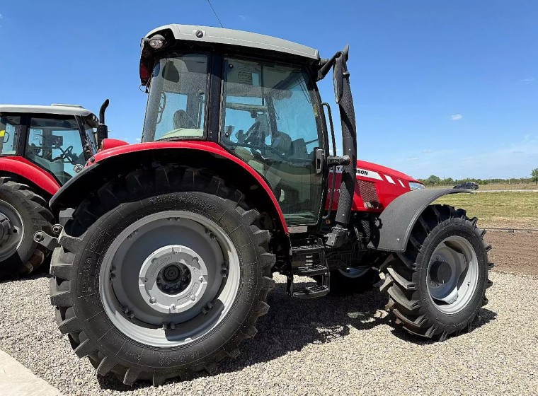 Tractor Massey Ferguson 6712R, año 0