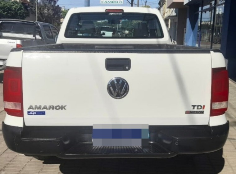 Vehículo Volkswagen Amarok Starline 2.0, año 2017