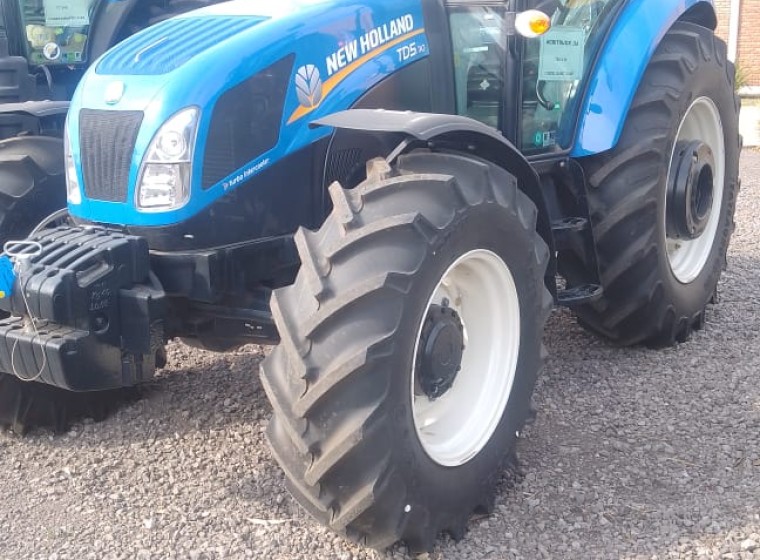 Tractor New Holland TD5, año 0