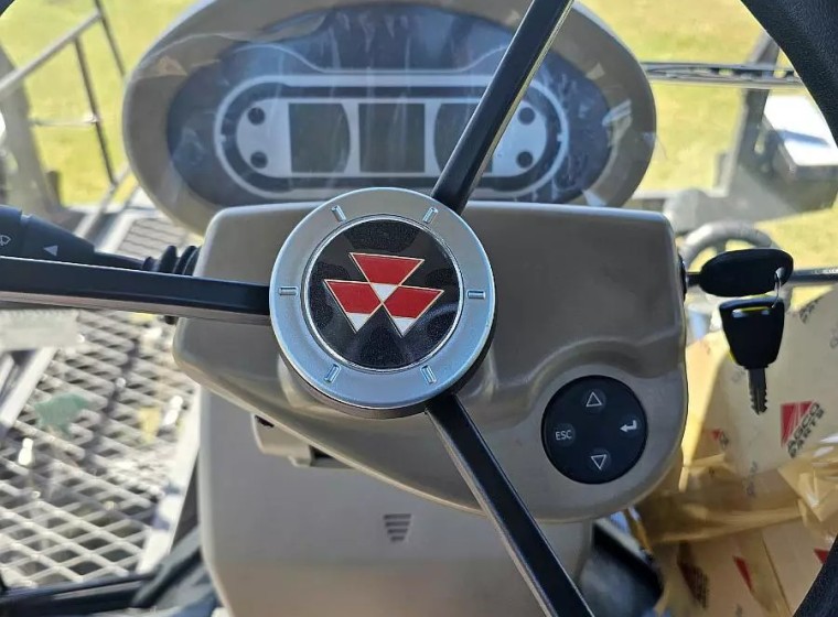 Pulverizadora Massey Ferguson R525, año 0
