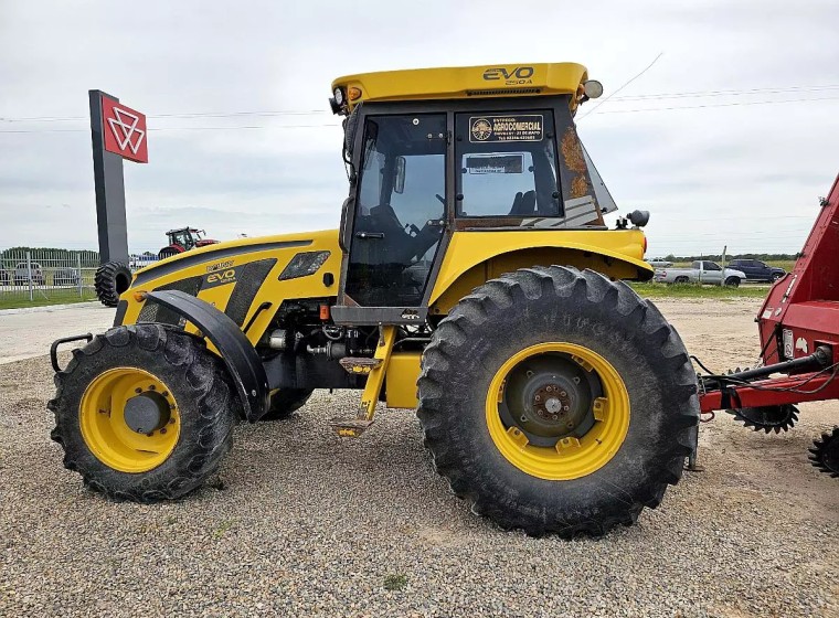Tractor Pauny EVO 250 A, año 2016