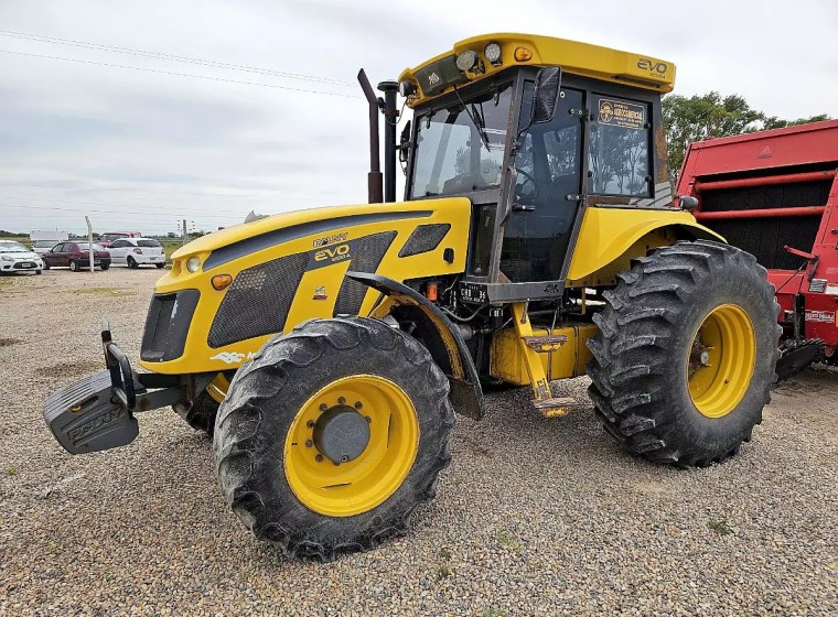 Tractor Pauny EVO 250 A, año 2016