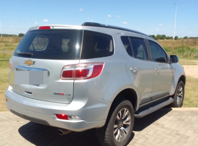 Vehículo Chevrolet Trailblazer LTZ, año 2017