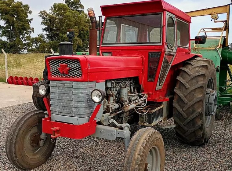 Tractor Massey Ferguson 1098, año 1