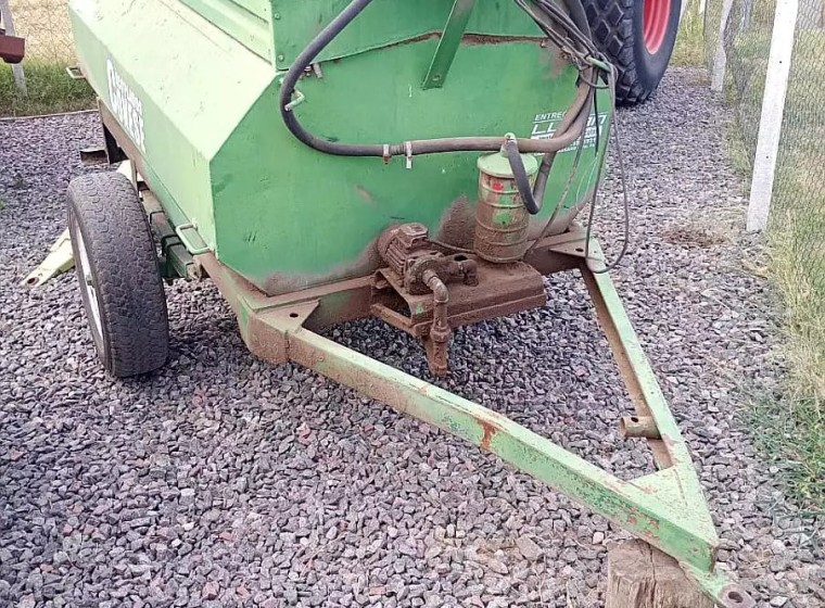 Acoplado Conese 1500 lts, año 1