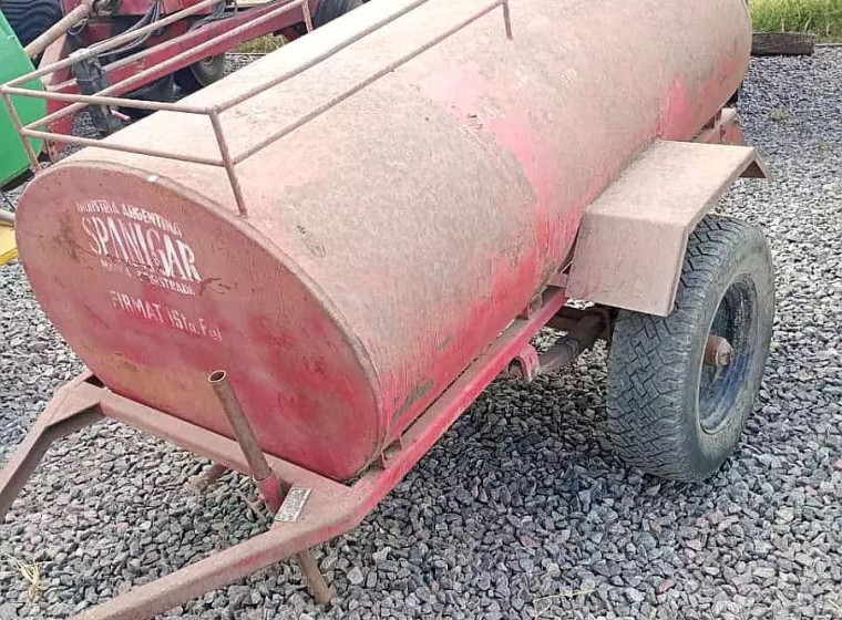 Acoplado Otras 1000 lts, año 1