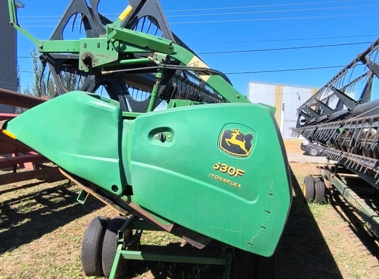 Cabezal John Deere 630F, año 1