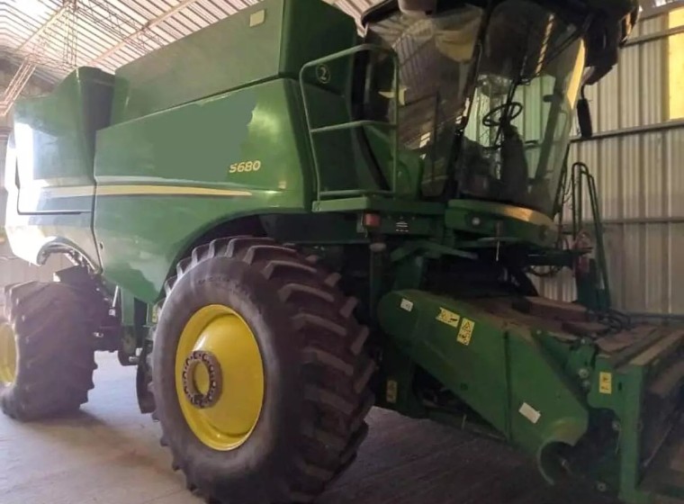 Cosechadora John Deere S680, año 2016