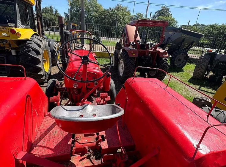 Tractor Fahr D400, año 1
