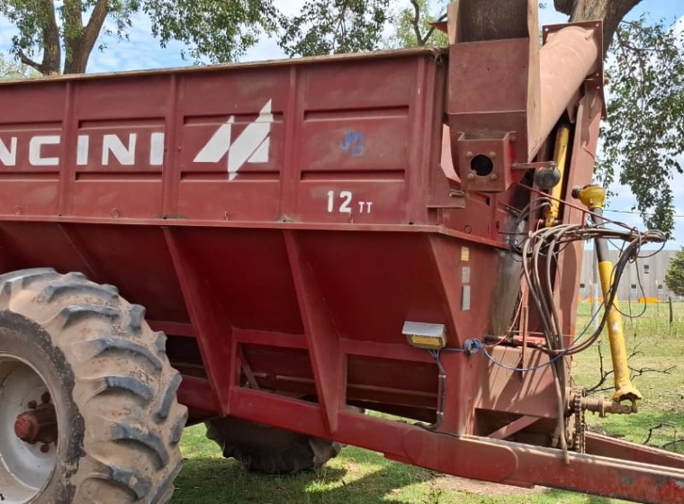 Tolva Mancini 12 tn, año 1