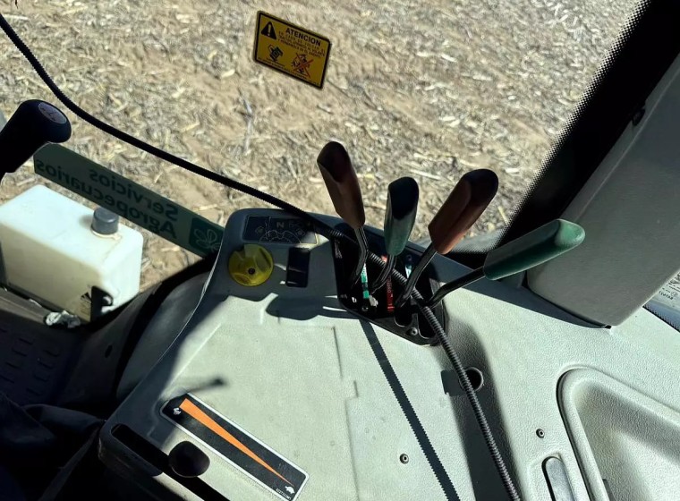 Tractor Valtra AR 175, año 2016