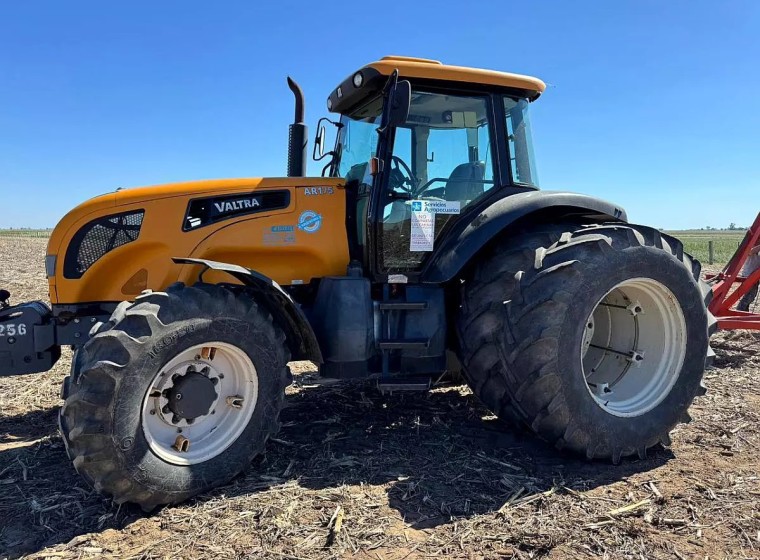 Tractor Valtra AR 175, año 2016