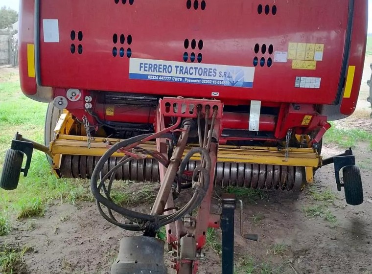 Rotoenfardadora New Holland RB 560, año 2018