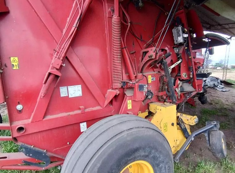 Rotoenfardadora New Holland RB 560, año 2018