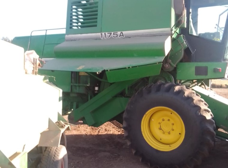 Cosechadora John Deere 1175A, año 2002