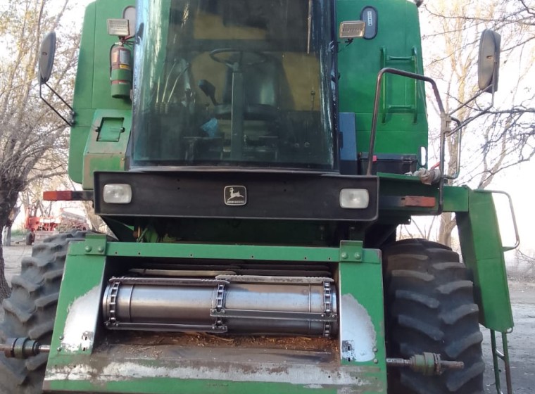 Cosechadora John Deere 1175A, año 2002
