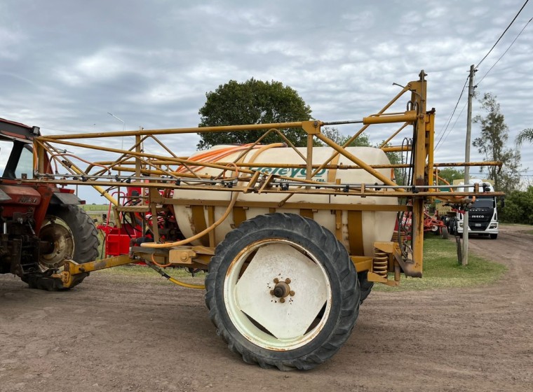Pulverizadora Releyco 3200 lts, año 1