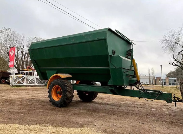Mixer Agromec 8,5 mts3, año 1