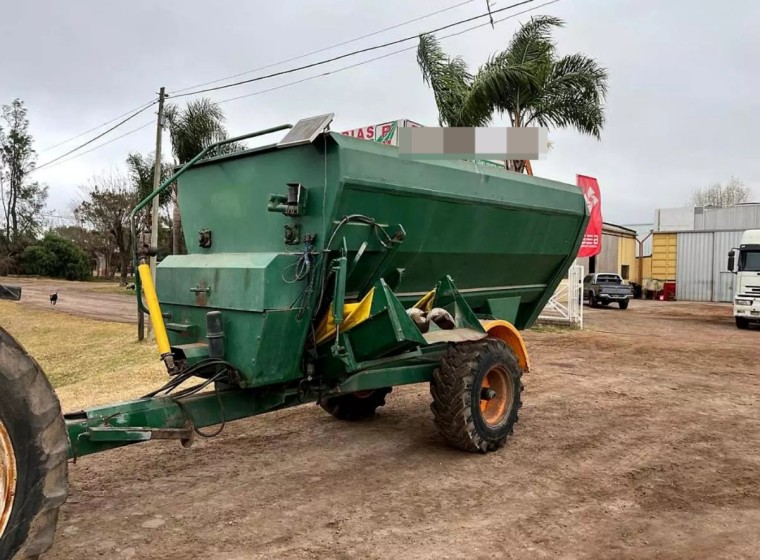 Mixer Agromec 8,5 mts3, año 1