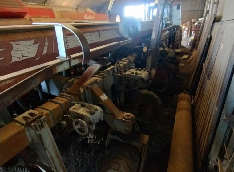 Sembradora VHB 710, año 2006