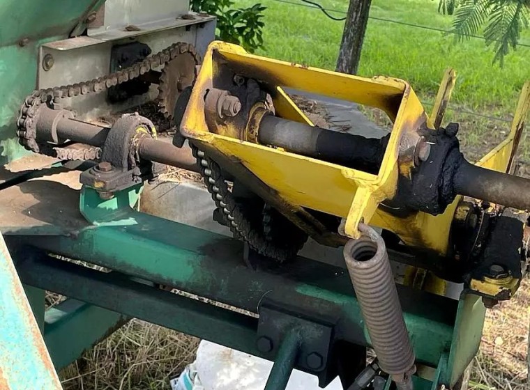 Fertilizadora Industrias Nani 3000 lts, año 1