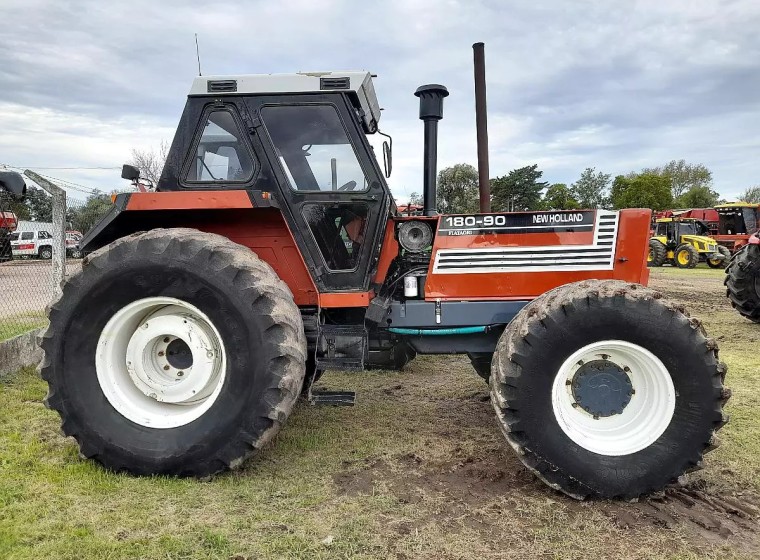 Tractor Fiat 180-90, año 1