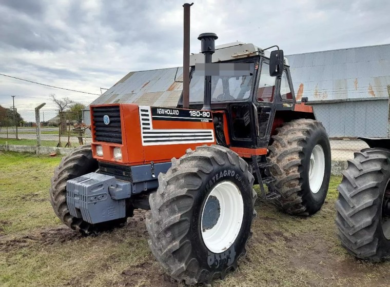 Tractor Fiat 180-90, año 1