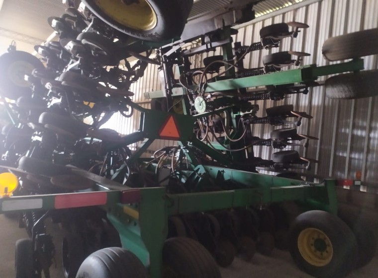 Sembradora John Deere 4819, año 2002