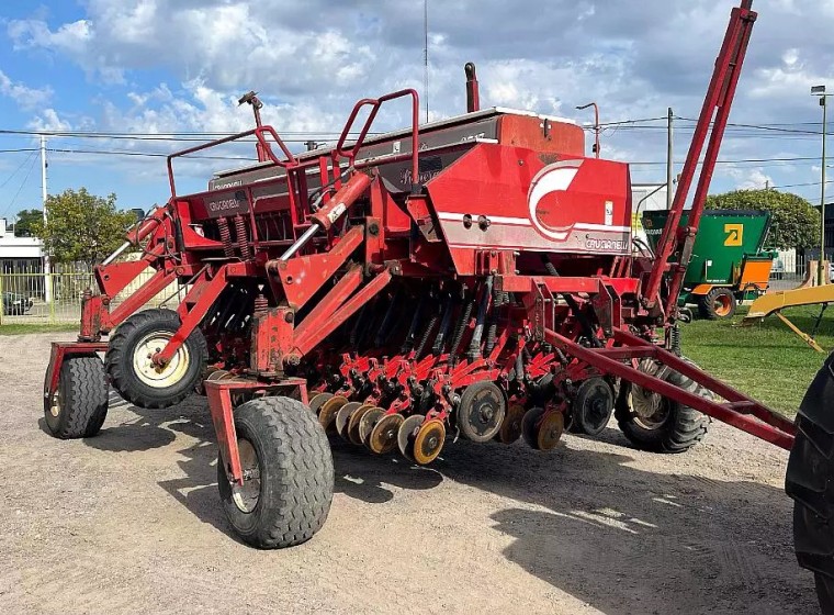 Sembradora Crucianelli Pionera Super III 2717, año 2010