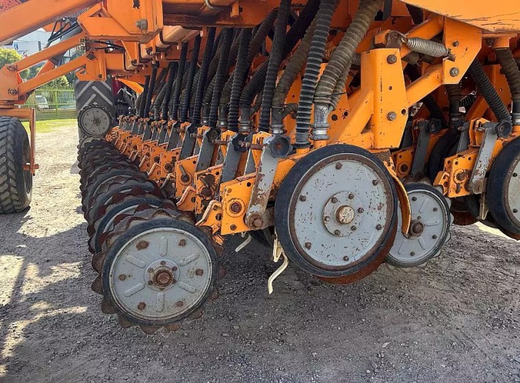 Sembradora Agrometal MXY 2717, año 2010
