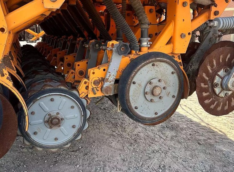 Sembradora Agrometal MXY 2717, año 2010