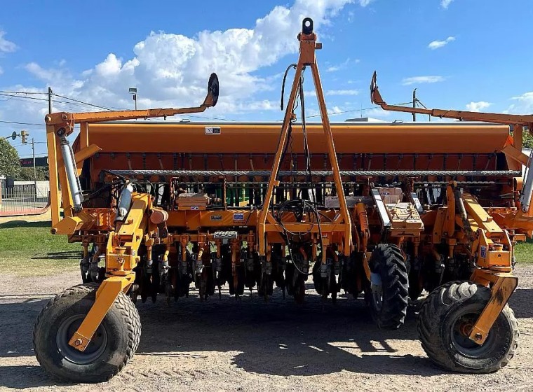 Sembradora Agrometal MXY 2717, año 2010