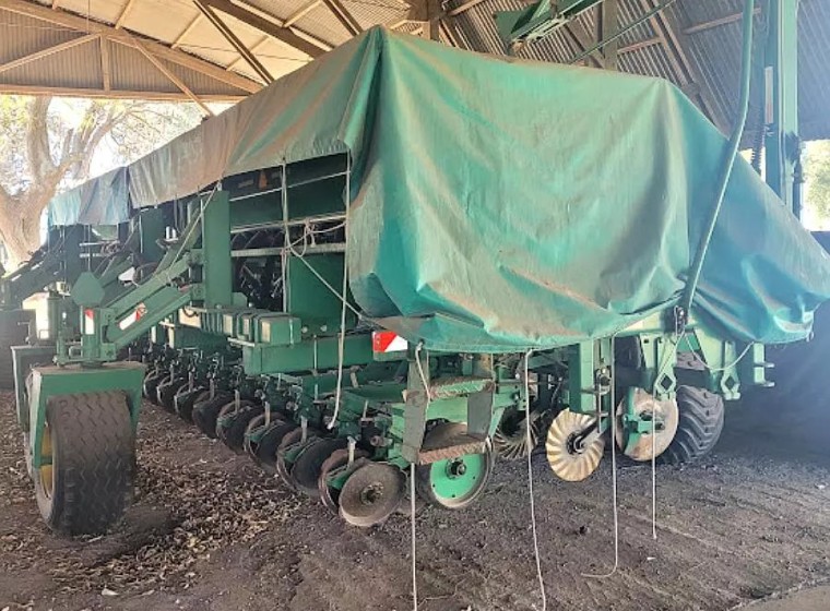 Sembradora Pierobon 2052, año 1