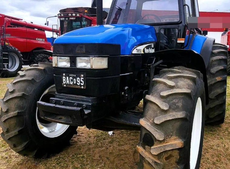 Tractor New Holland TM 150, año 2005