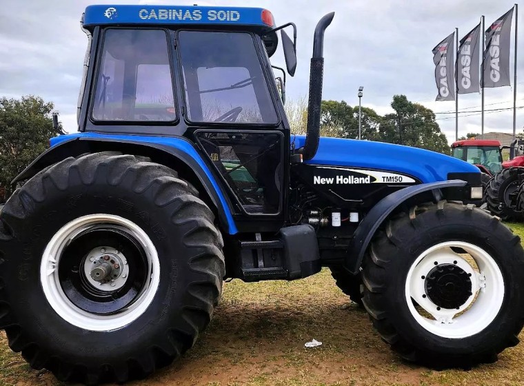Tractor New Holland TM 150, año 2005