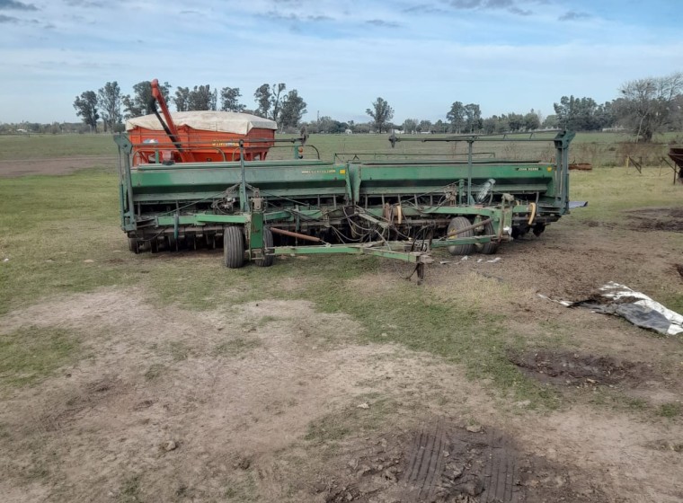 Sembradora John Deere 750, año 1994