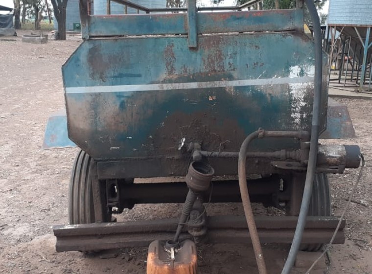 Acoplado Otras 3000 lts, año 1