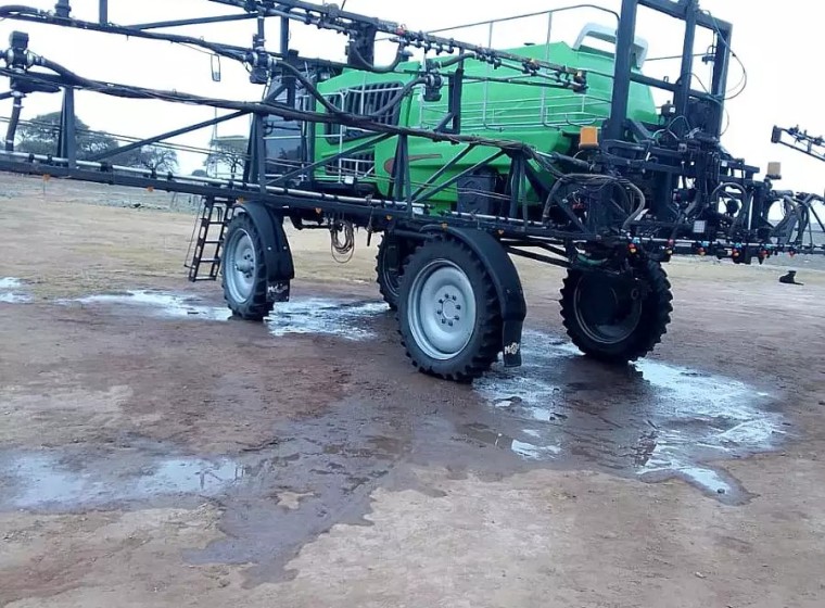 Pulverizadora Metalfor 3200, año 2011