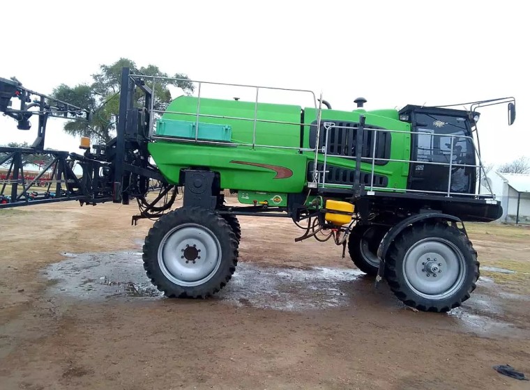 Pulverizadora Metalfor 3200, año 2011
