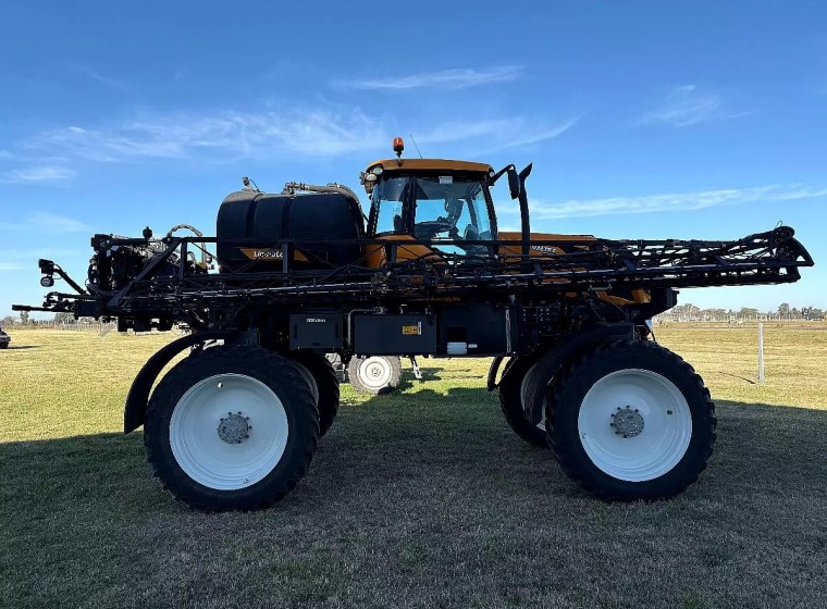 Pulverizadora Valtra 535R, año 2024